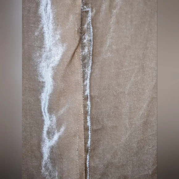 vince. Silk blend velvet top - Picture 4 of 5